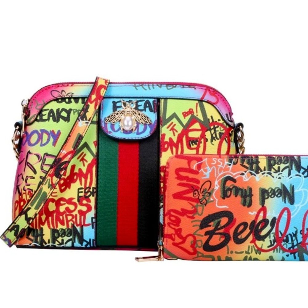 Queen Bee New in Town - Medium